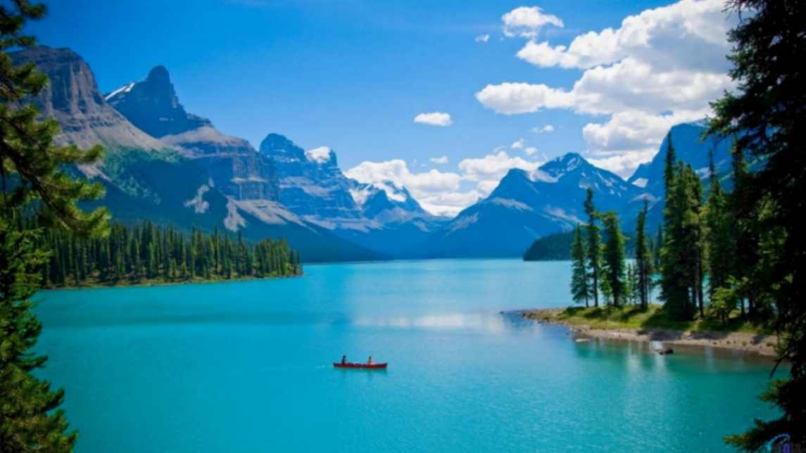 Destination Canada official tourism organization